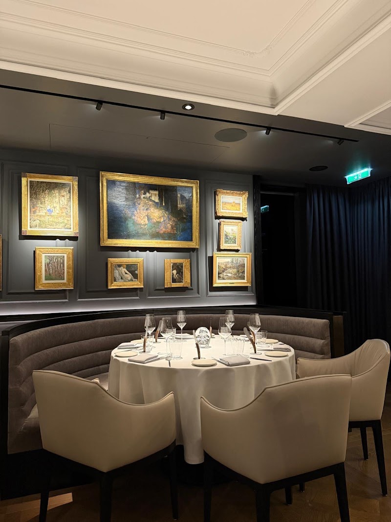 Glasswing Restaurant by Alexandru Simon